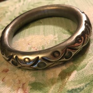 Vintage Silver Tone Pressed Metal Bangle Bracelet!